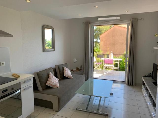 Calmeraie Plage Apartamento Villeneuve-Loubet Exterior foto