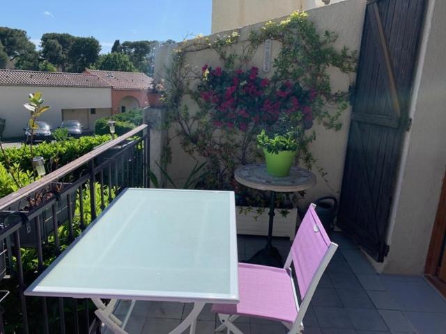 Calmeraie Plage Apartamento Villeneuve-Loubet Exterior foto